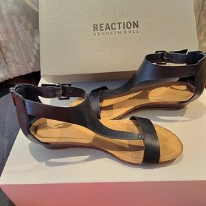 Kenneth Cole Reaction Sandals size 9
